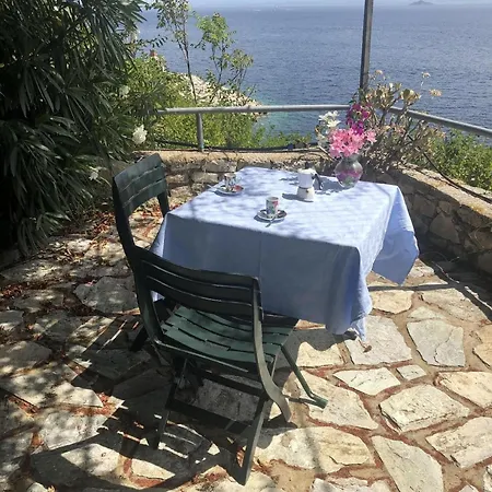 In Mit Terrasse Und Meerblick